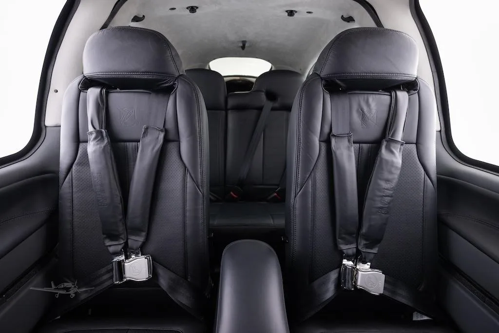 Cabin interior of a 2022 CIRRUS SR20-G6.
