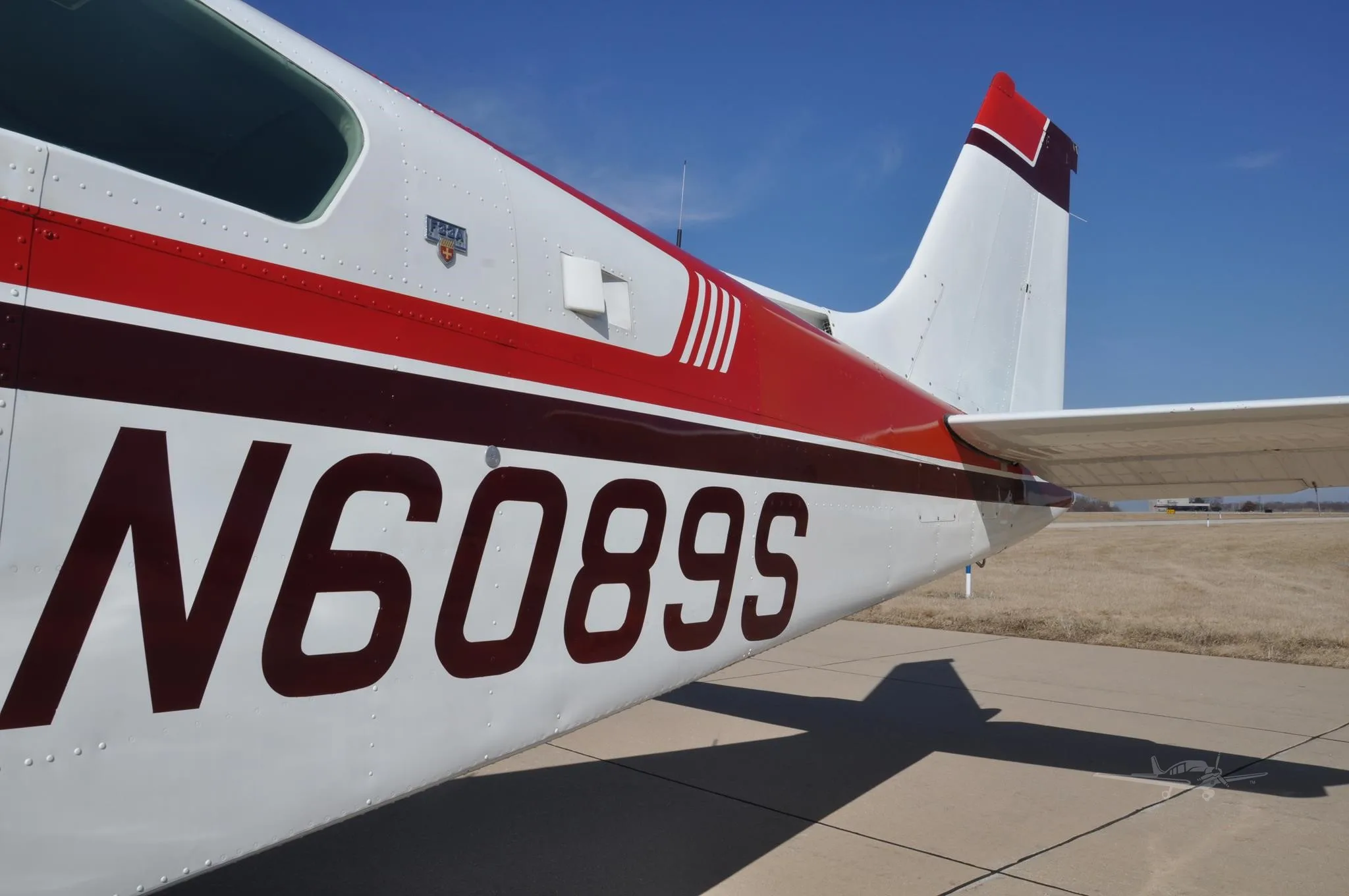 Exterior view of a 1975 BEECHCRAFT F33A BONANZA, N6089S.
