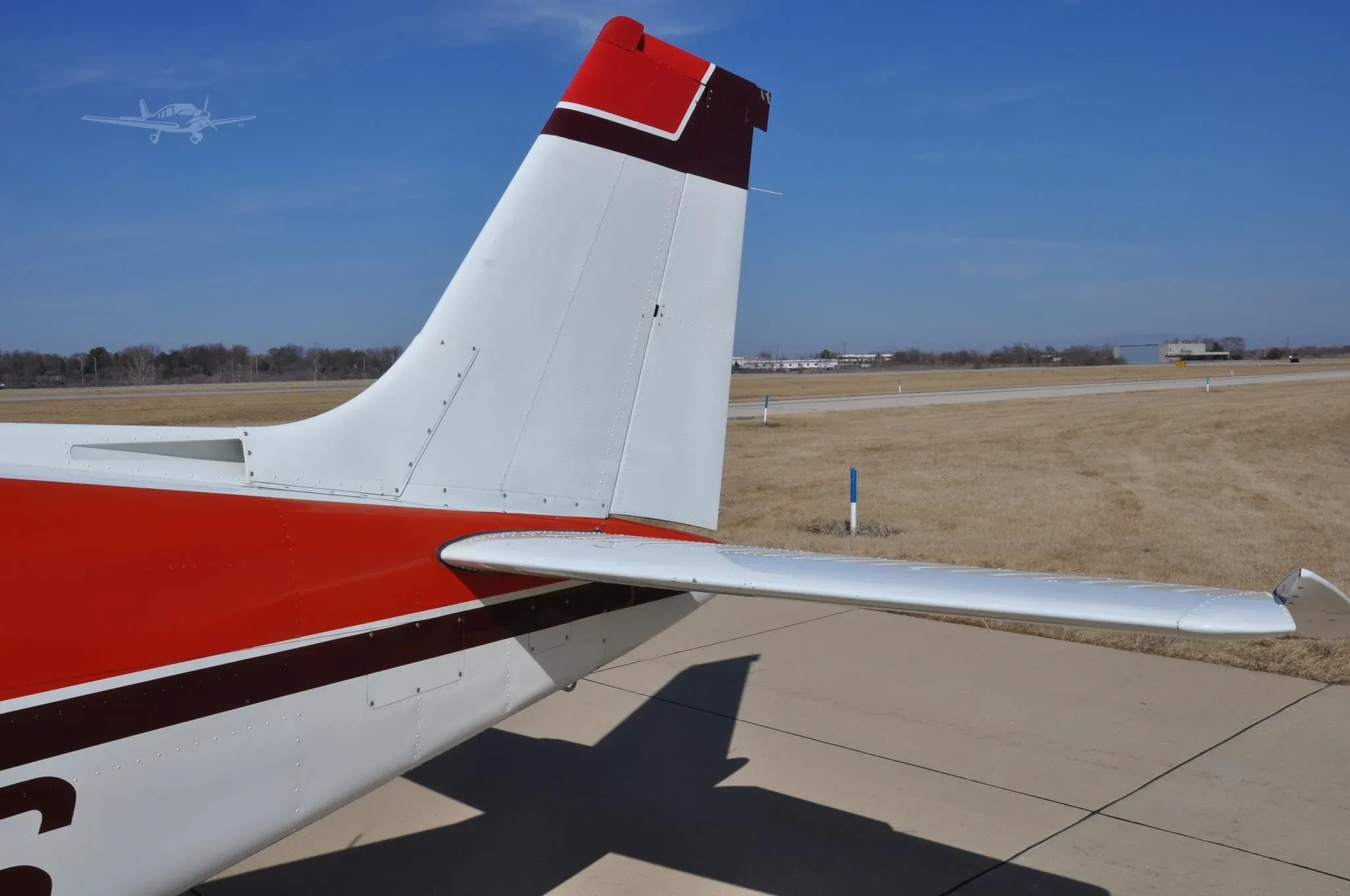 Exterior view of a 1975 BEECHCRAFT F33A BONANZA, N6089S.