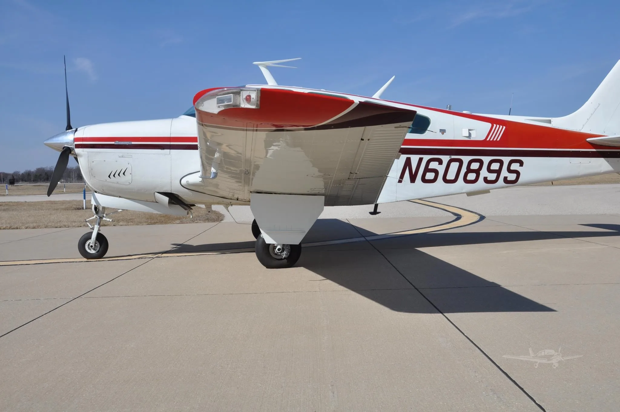 Exterior view of a 1975 BEECHCRAFT F33A BONANZA, N6089S.