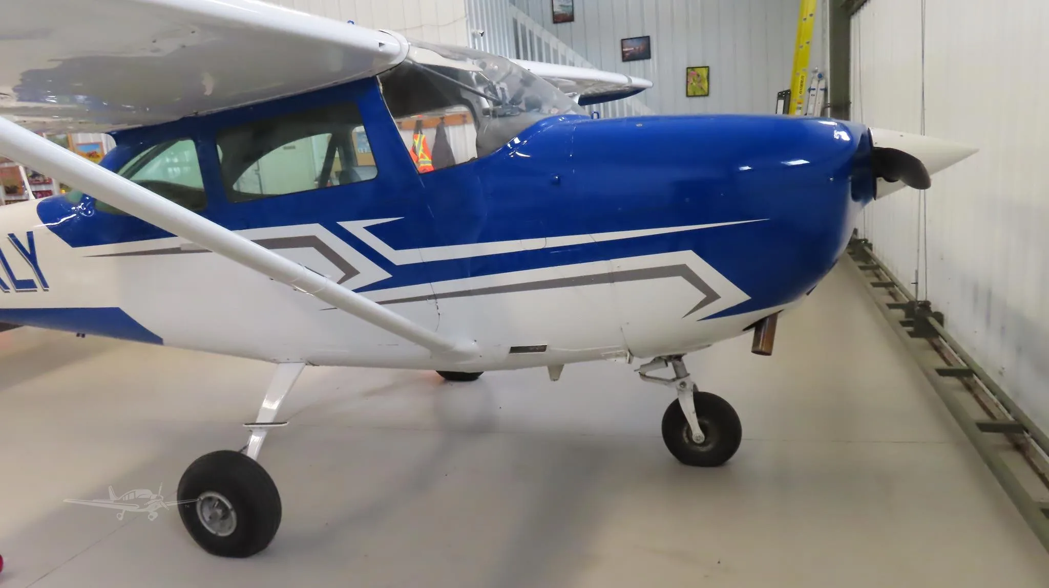 Exterior view of a 1968 CESSNA 172 SKYHAWK, C-GRLY.