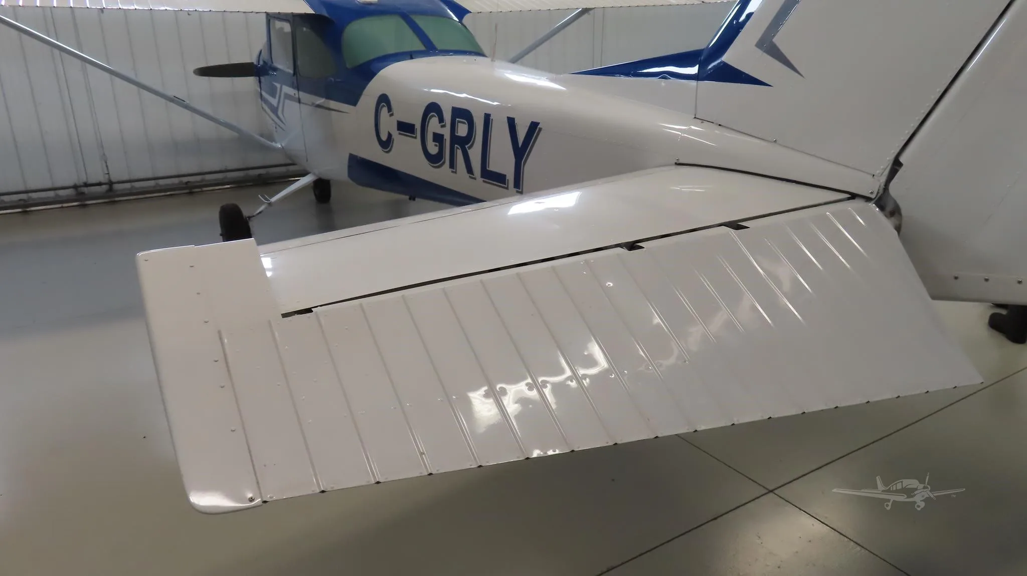 Exterior view of a 1968 CESSNA 172 SKYHAWK, C-GRLY.