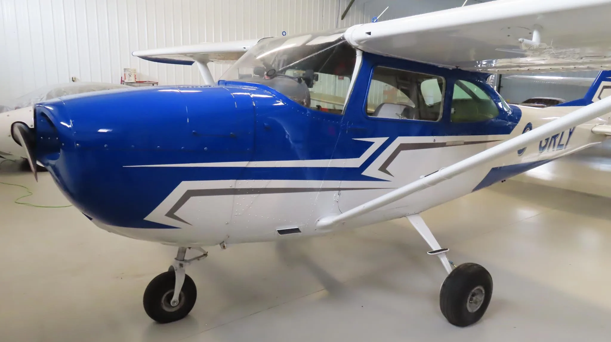 Exterior view of a 1968 CESSNA 172 SKYHAWK, C-GRLY.