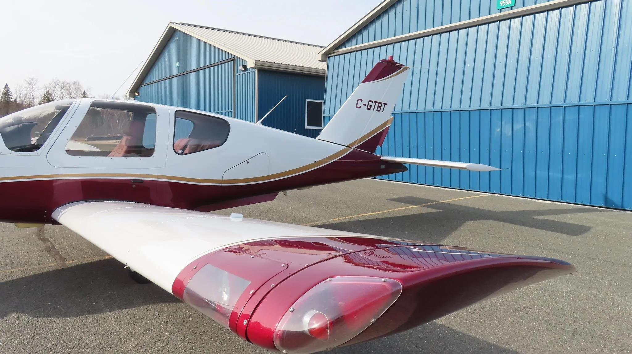 Exterior view of a 1989 SOCATA TB-20 TRINIDAD, C-GTBT.
