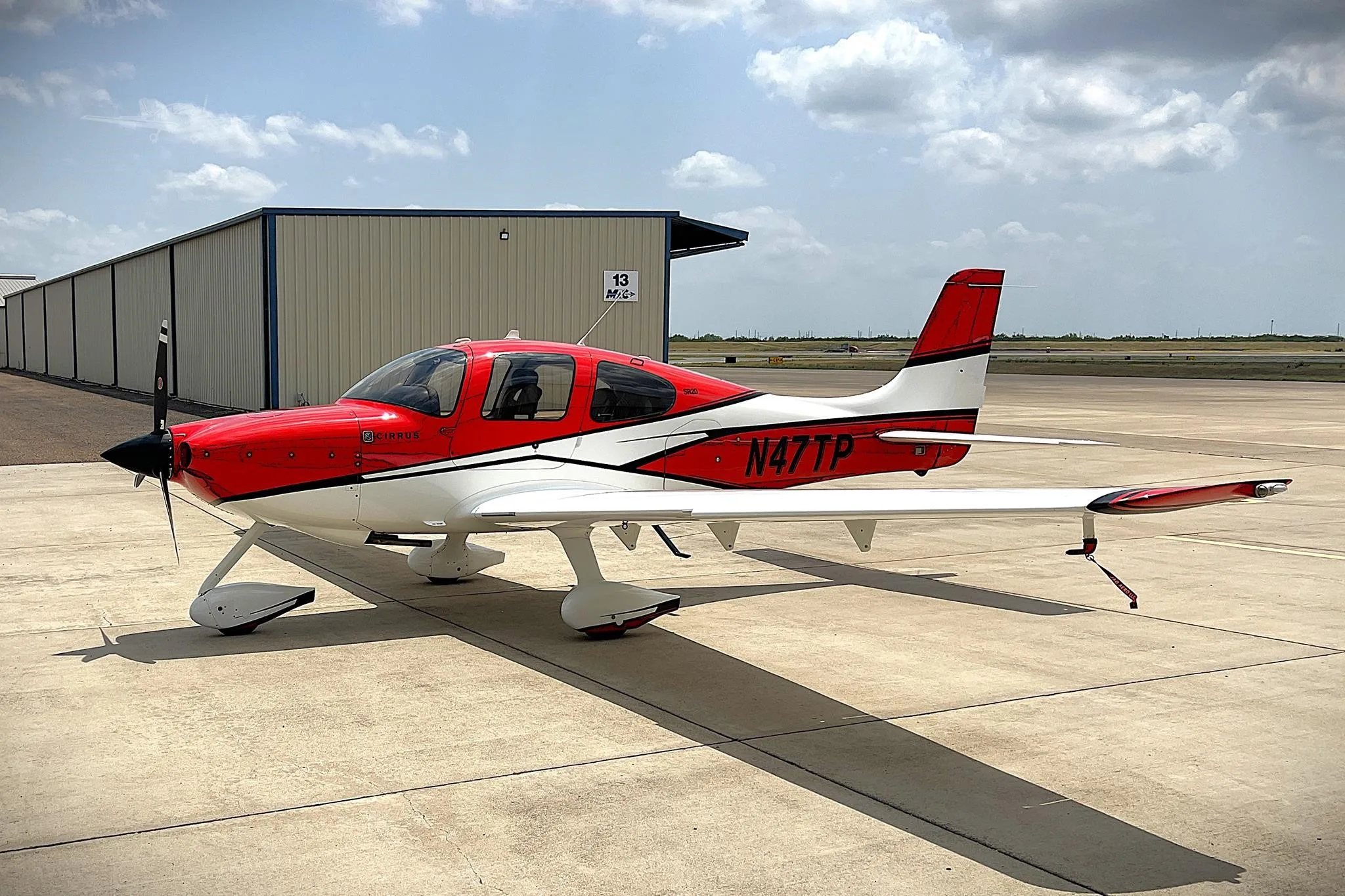 Exterior view of a 2010 CIRRUS SR20-G3, N47TP.