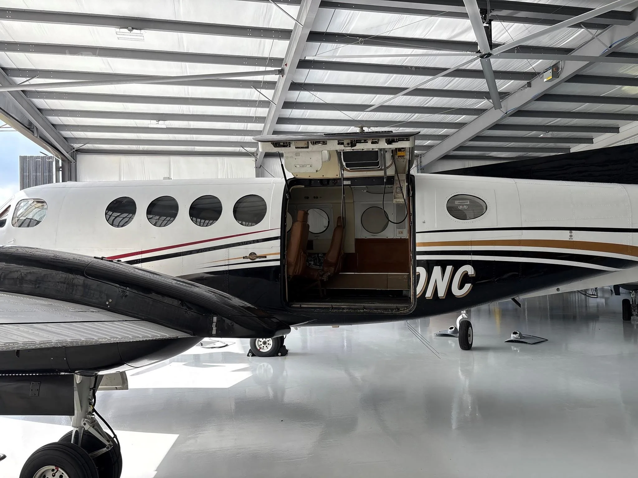 Exterior view of a 1982 BEECHCRAFT KING AIR B200C, N120NC.