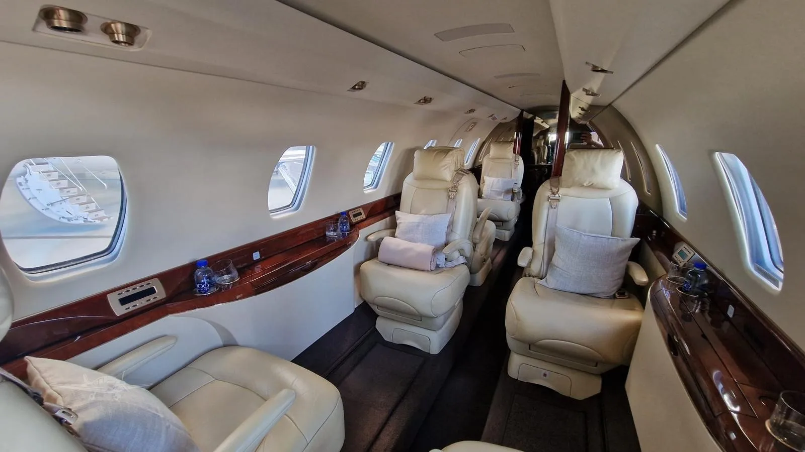 Cabin interior of a 2006 CESSNA CITATION X.