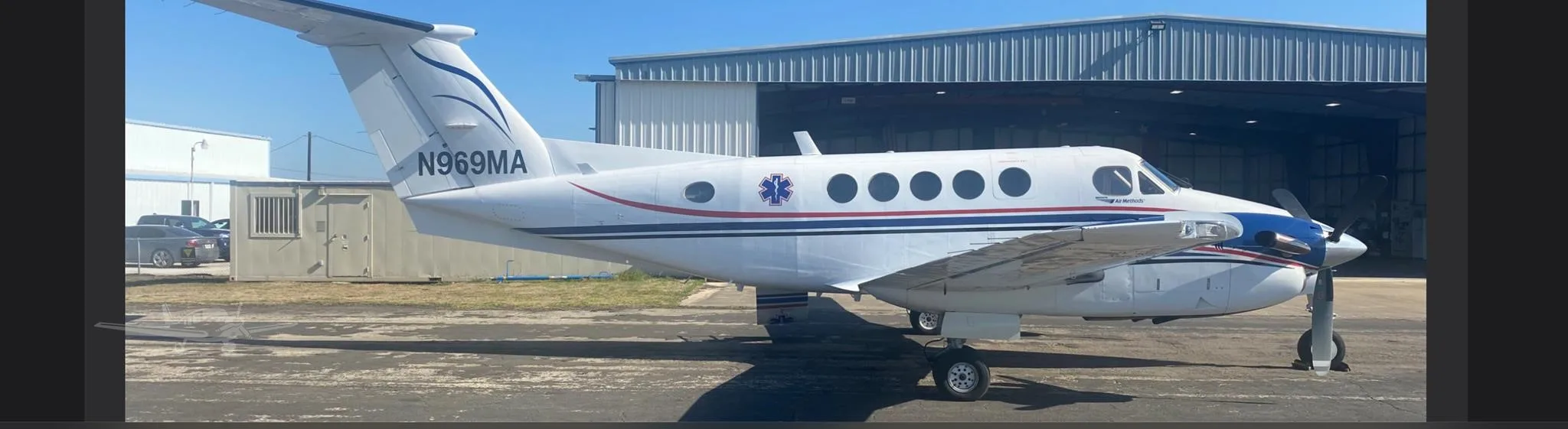 Exterior view of a 1982 BEECHCRAFT KING AIR B200, N969MA.