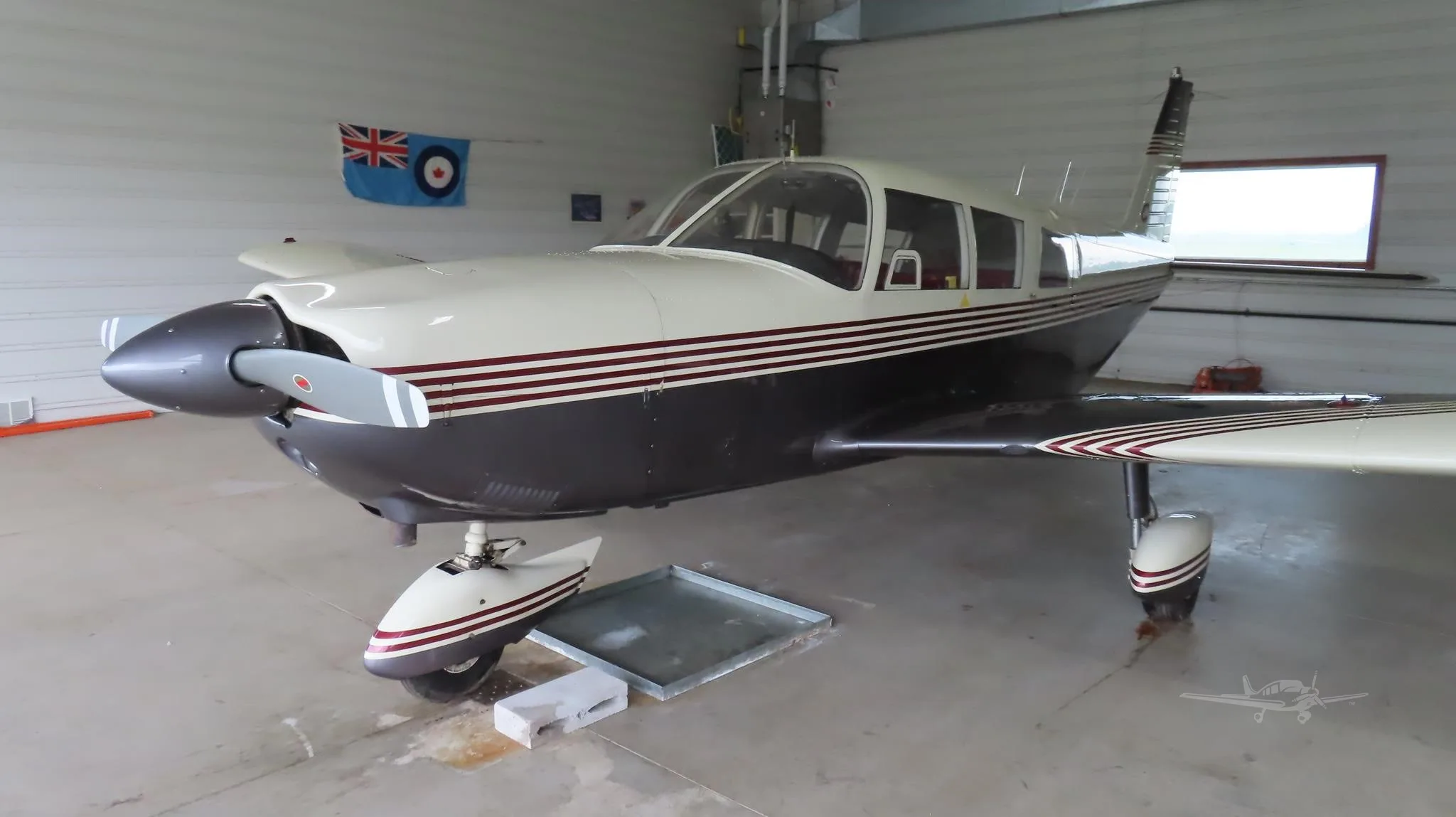 Exterior view of a 1966 PIPER CHEROKEE 6/260, C-GGGS.
