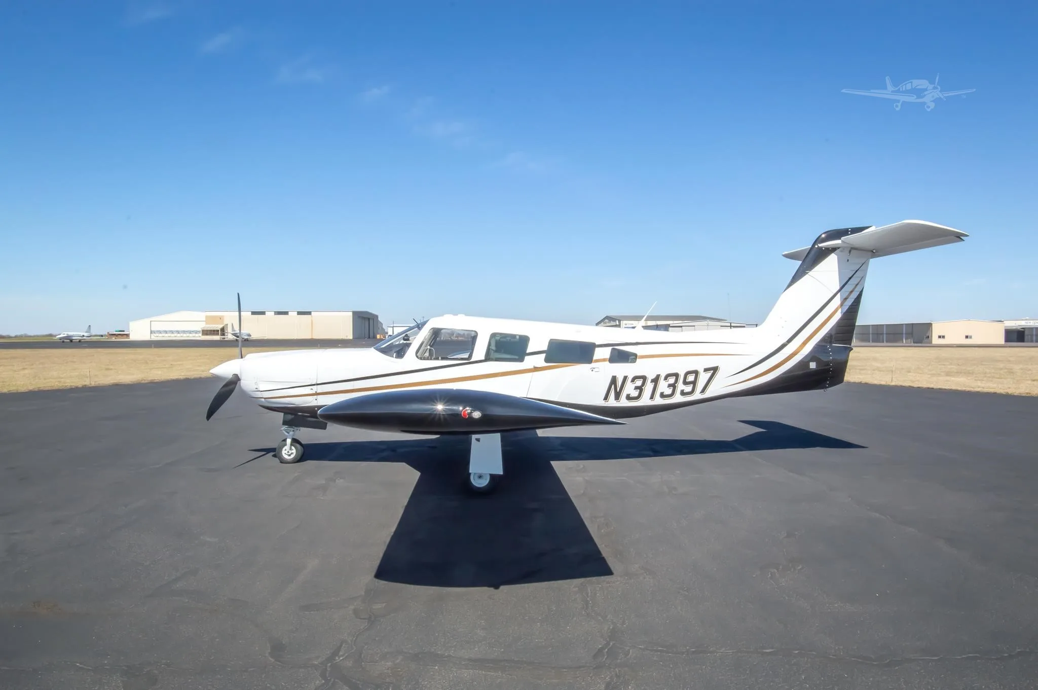 Exterior view of a 1978 PIPER LANCE II, N31397.