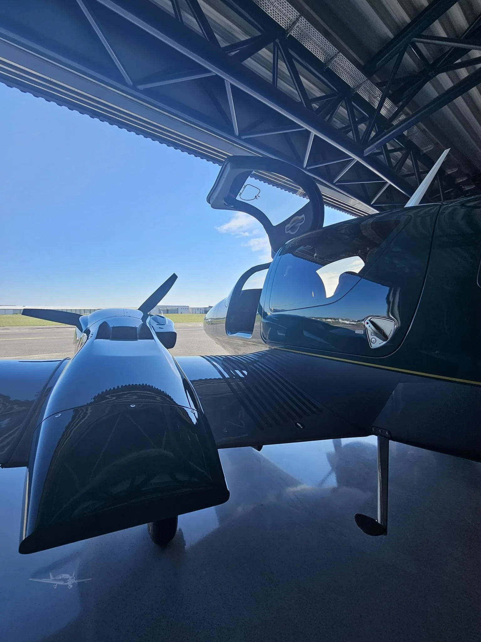 Exterior view of a 2025 DIAMOND DA62.