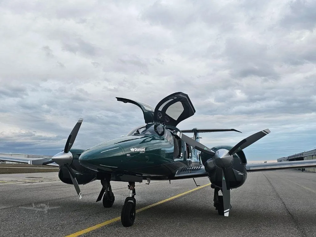 Exterior view of a 2025 DIAMOND DA62.
