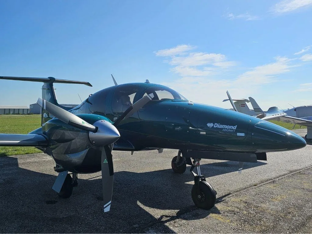 Exterior view of a 2025 DIAMOND DA62.