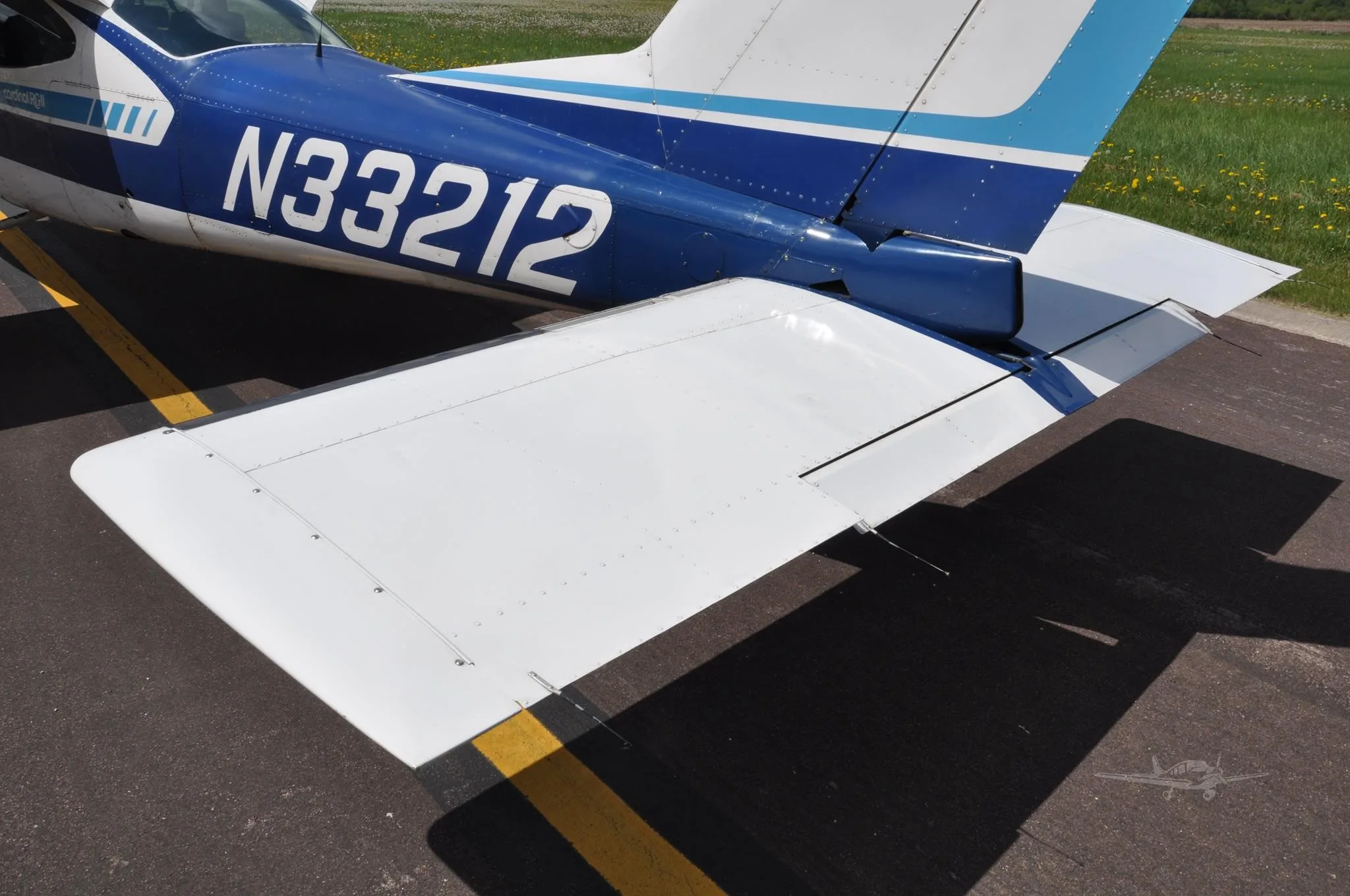 Exterior view of a 1976 CESSNA 177RG, N33212.