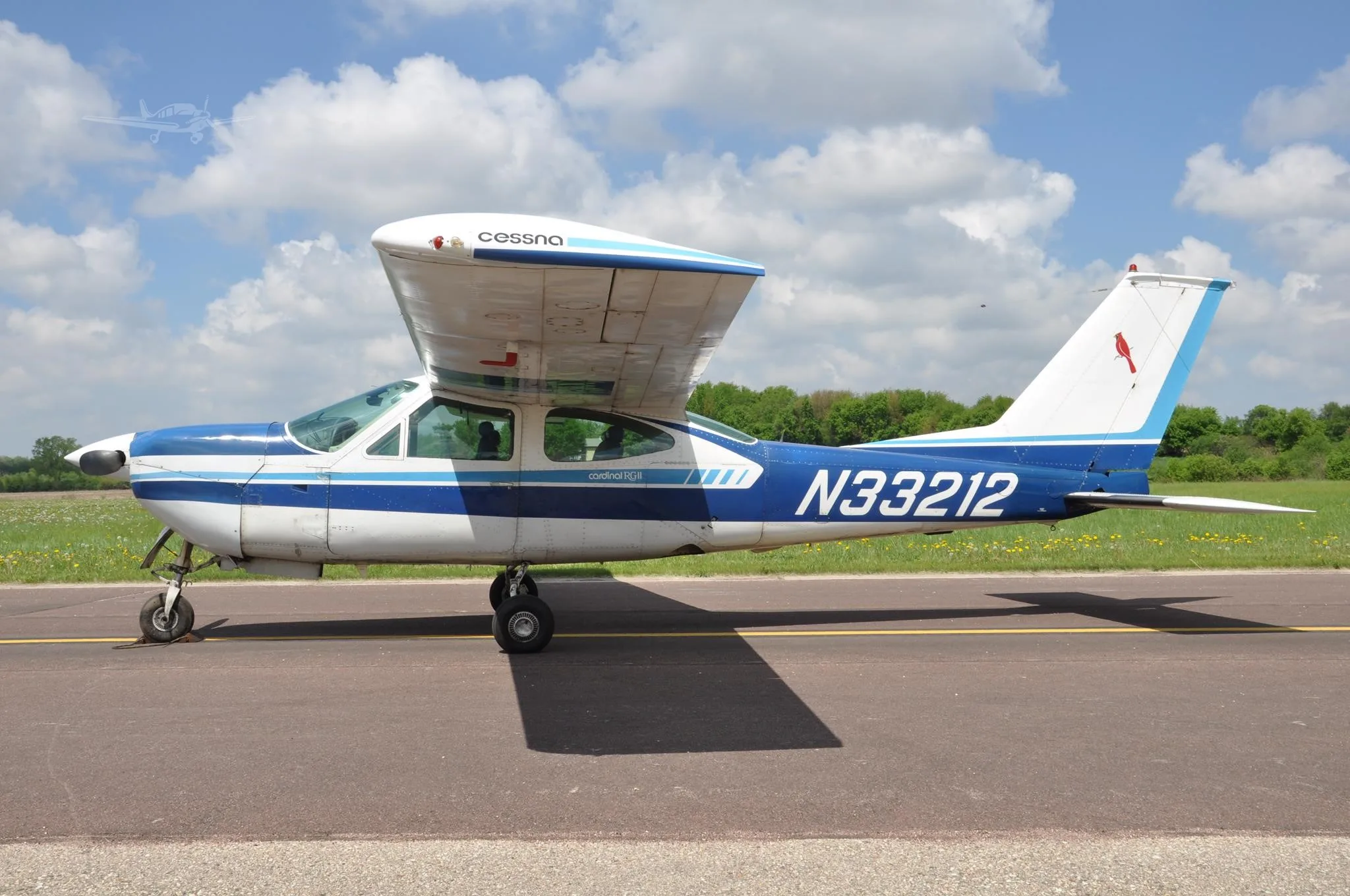 Exterior view of a 1976 CESSNA 177RG, N33212.