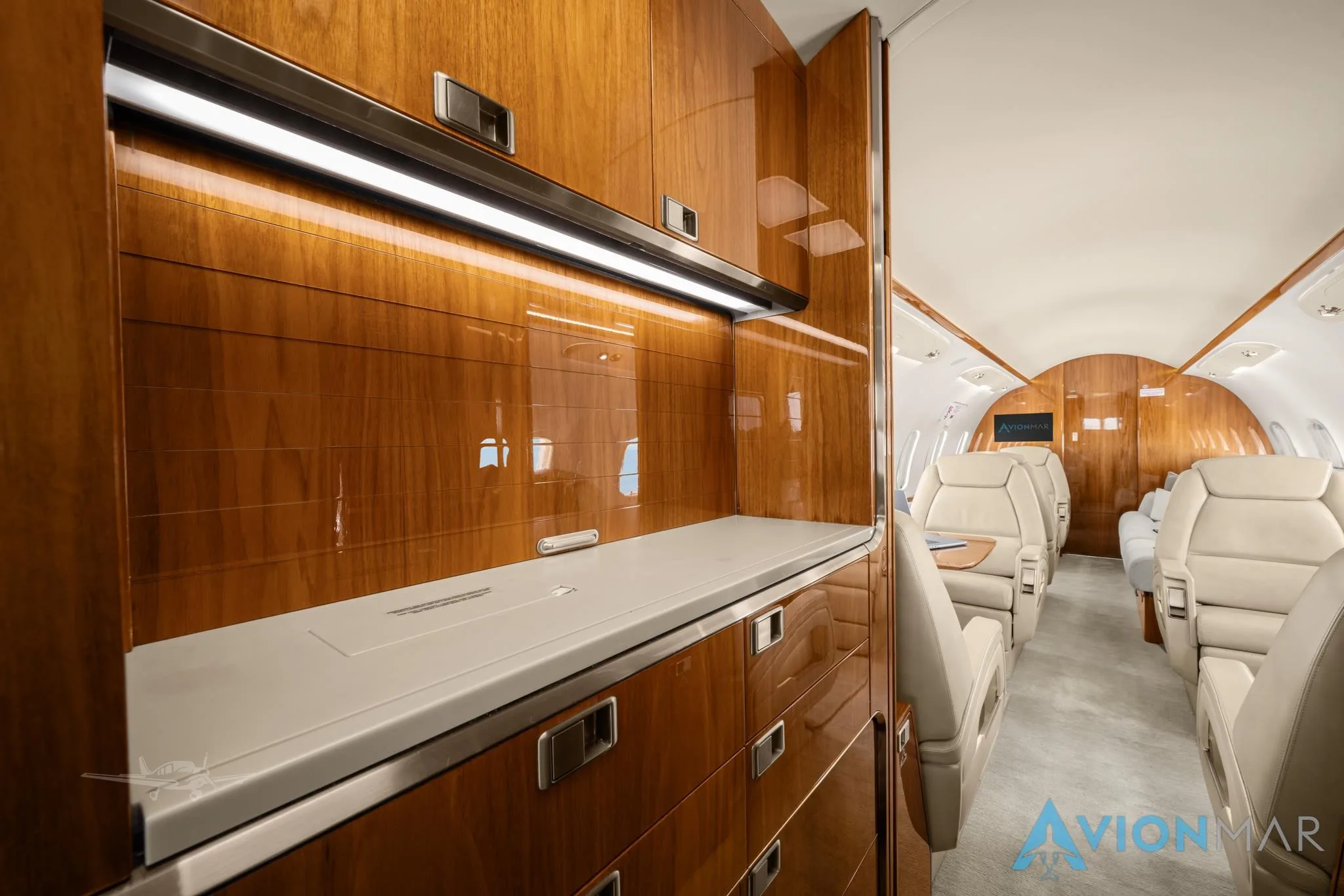 Cabin interior of a 2015 BOMBARDIER CHALLENGER 350.