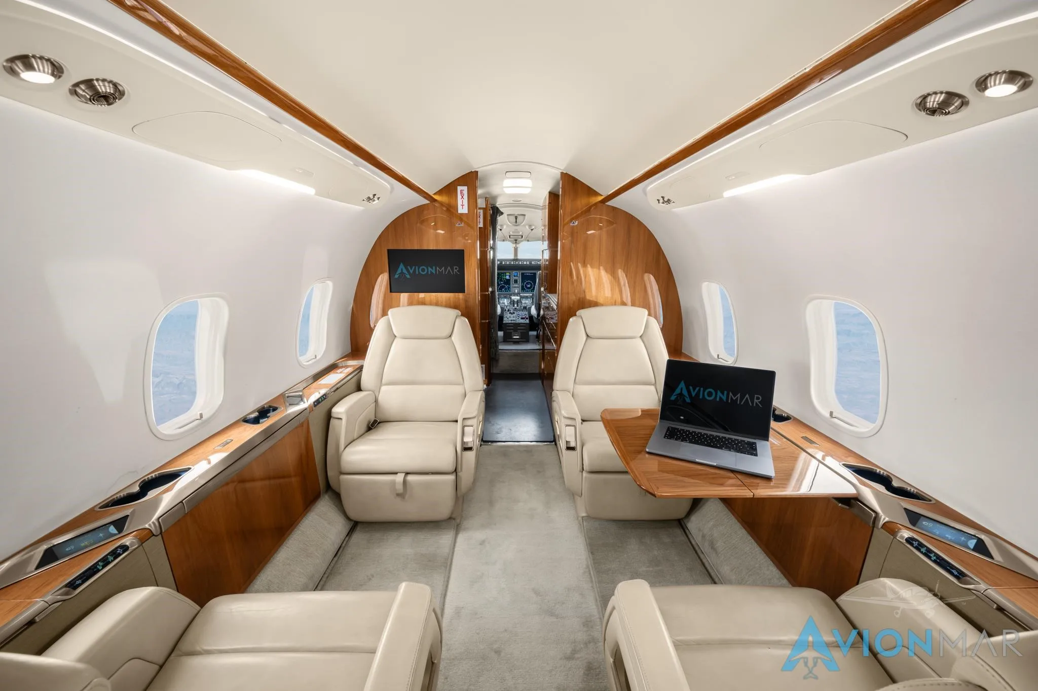 Cabin interior of a 2015 BOMBARDIER CHALLENGER 350.