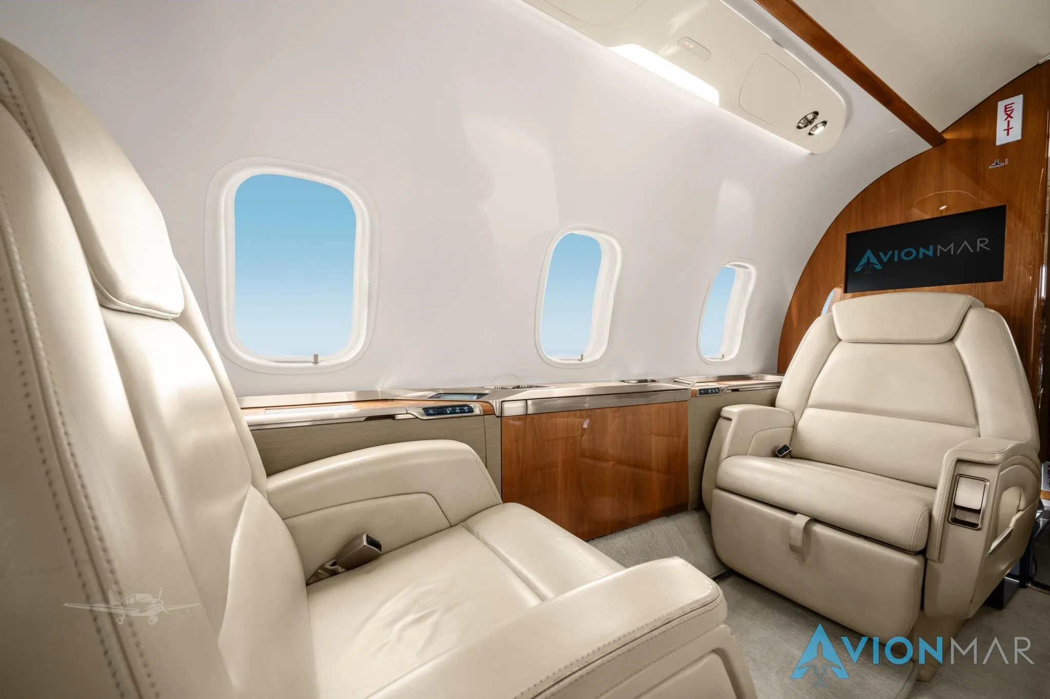 Cabin interior of a 2015 BOMBARDIER CHALLENGER 350.