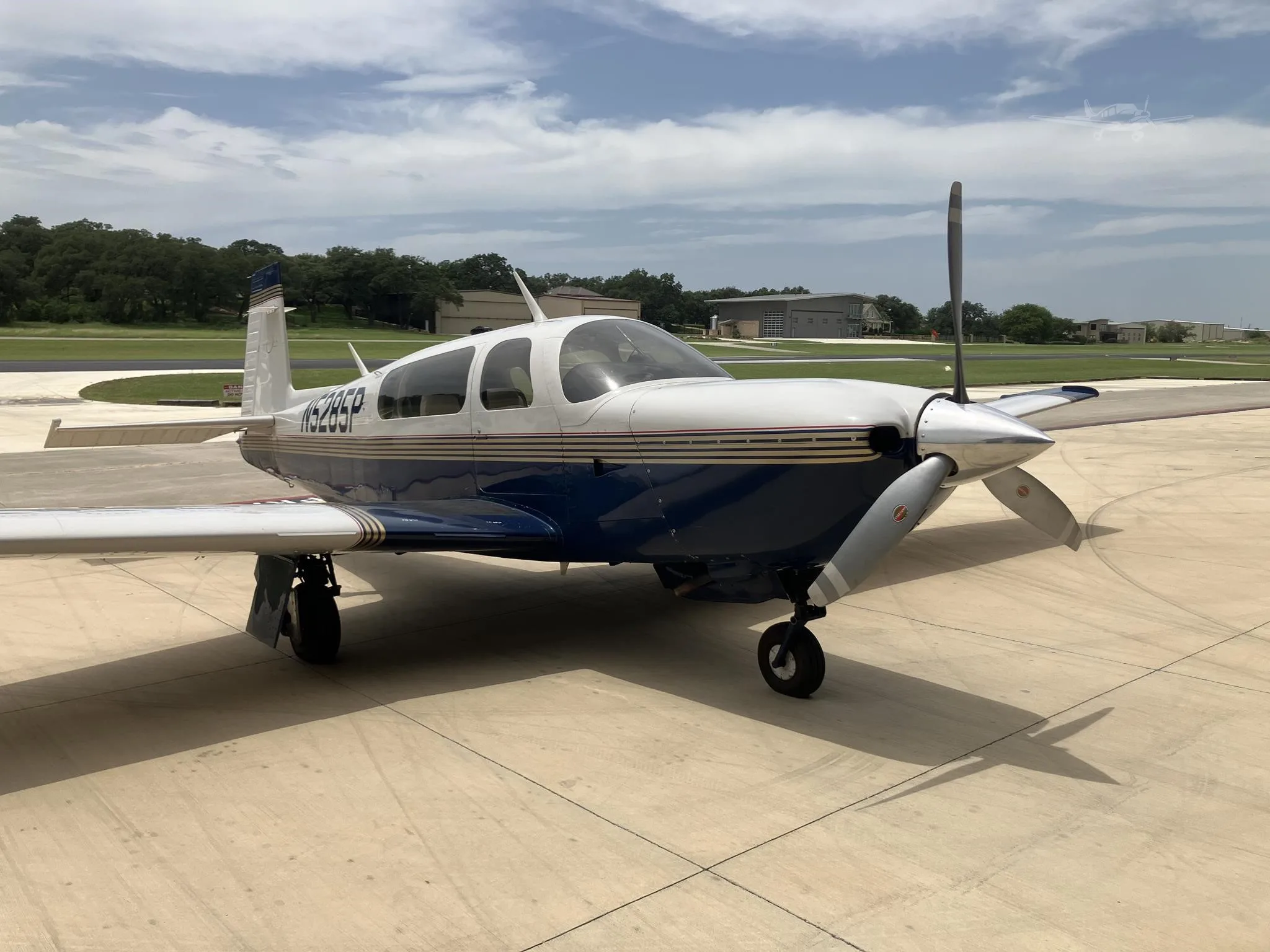 Exterior view of a 1996 MOONEY M20R OVATION, N5285P.