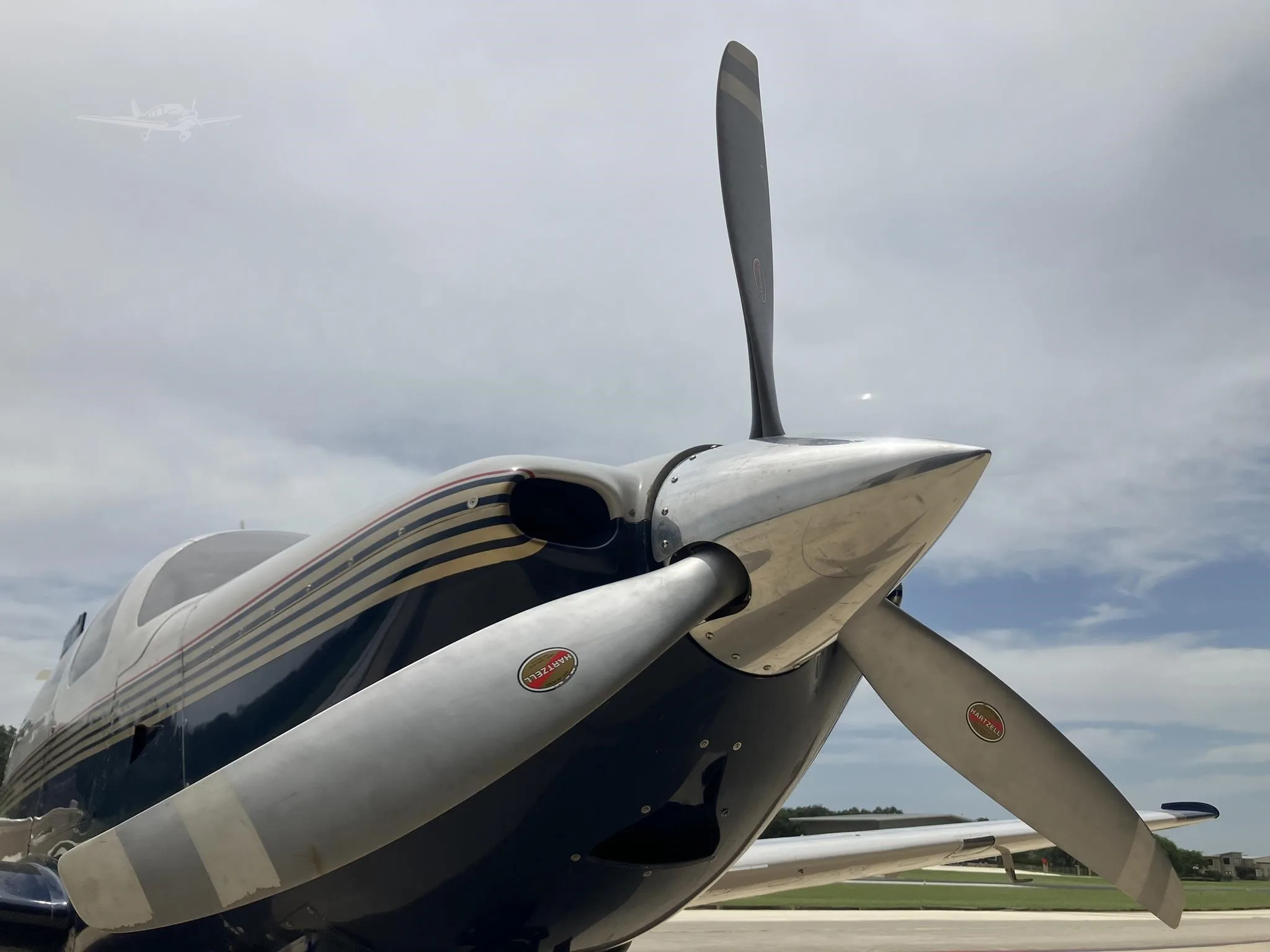 Marketing image of a 1996 MOONEY M20R OVATION.