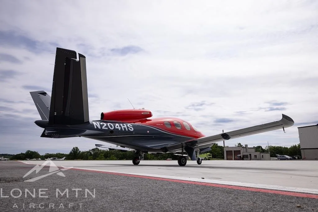 Exterior view of a 2019 CIRRUS VISION SF50-G2+, N204HS.
