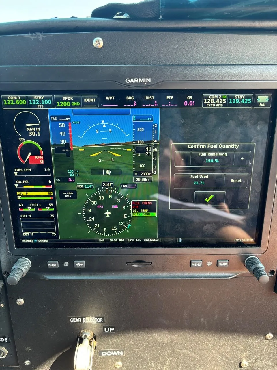 Avionics suite of a 1963 PIPER COMANCHE 180.