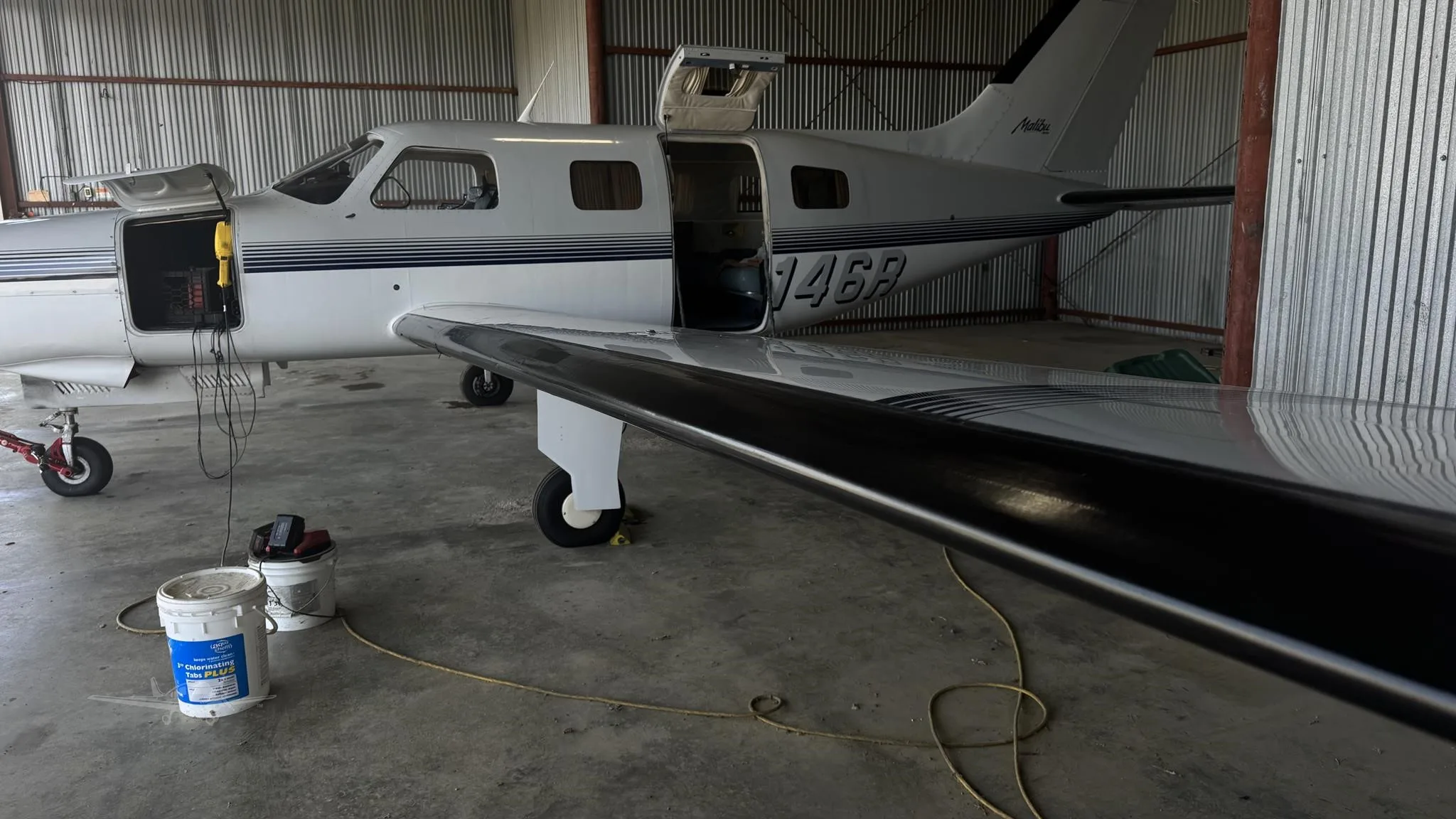 Exterior view of a 1988 PIPER MALIBU, N9146R.