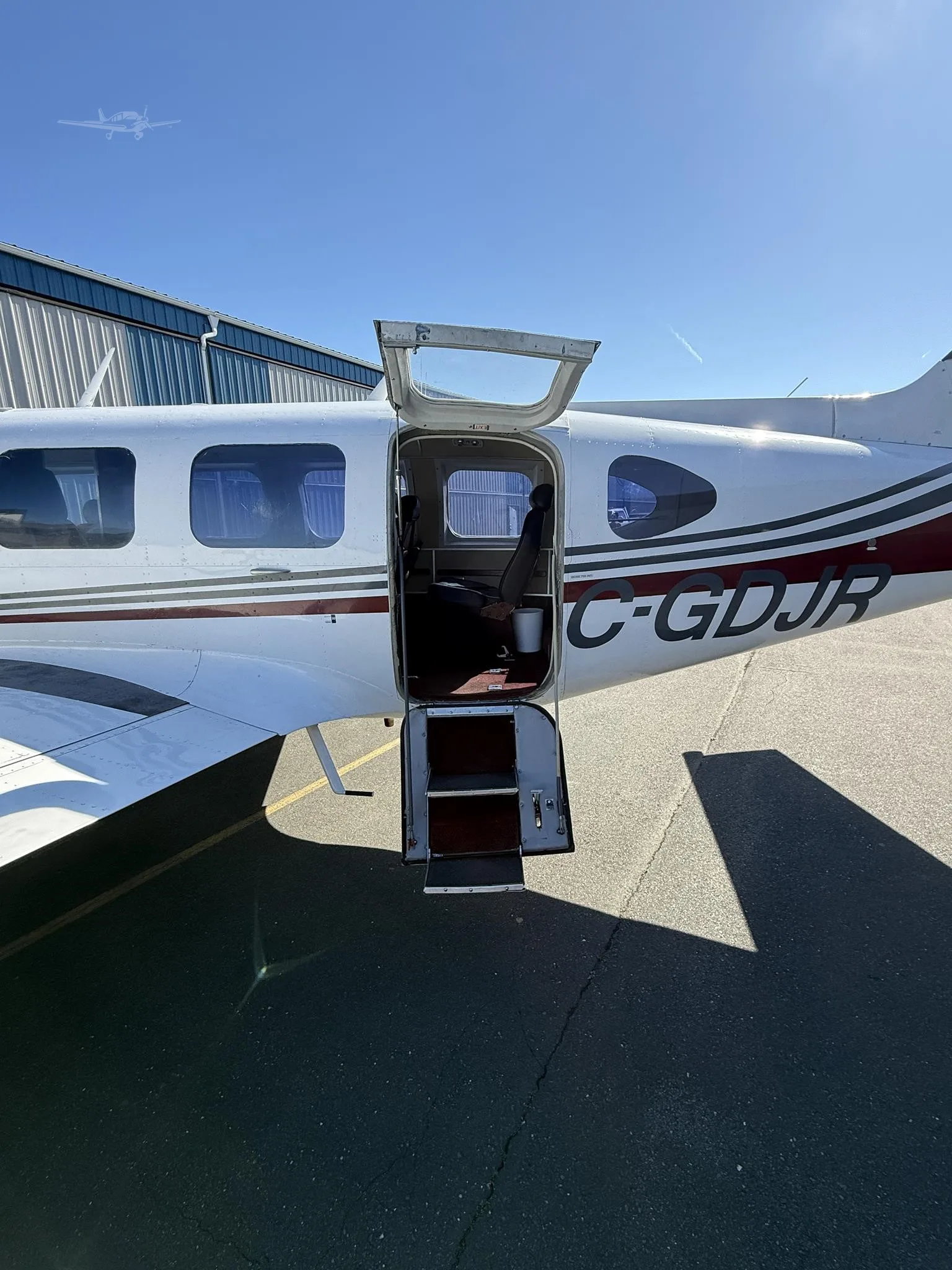 Exterior view of a 1968 PIPER NAVAJO, C-GDJR.