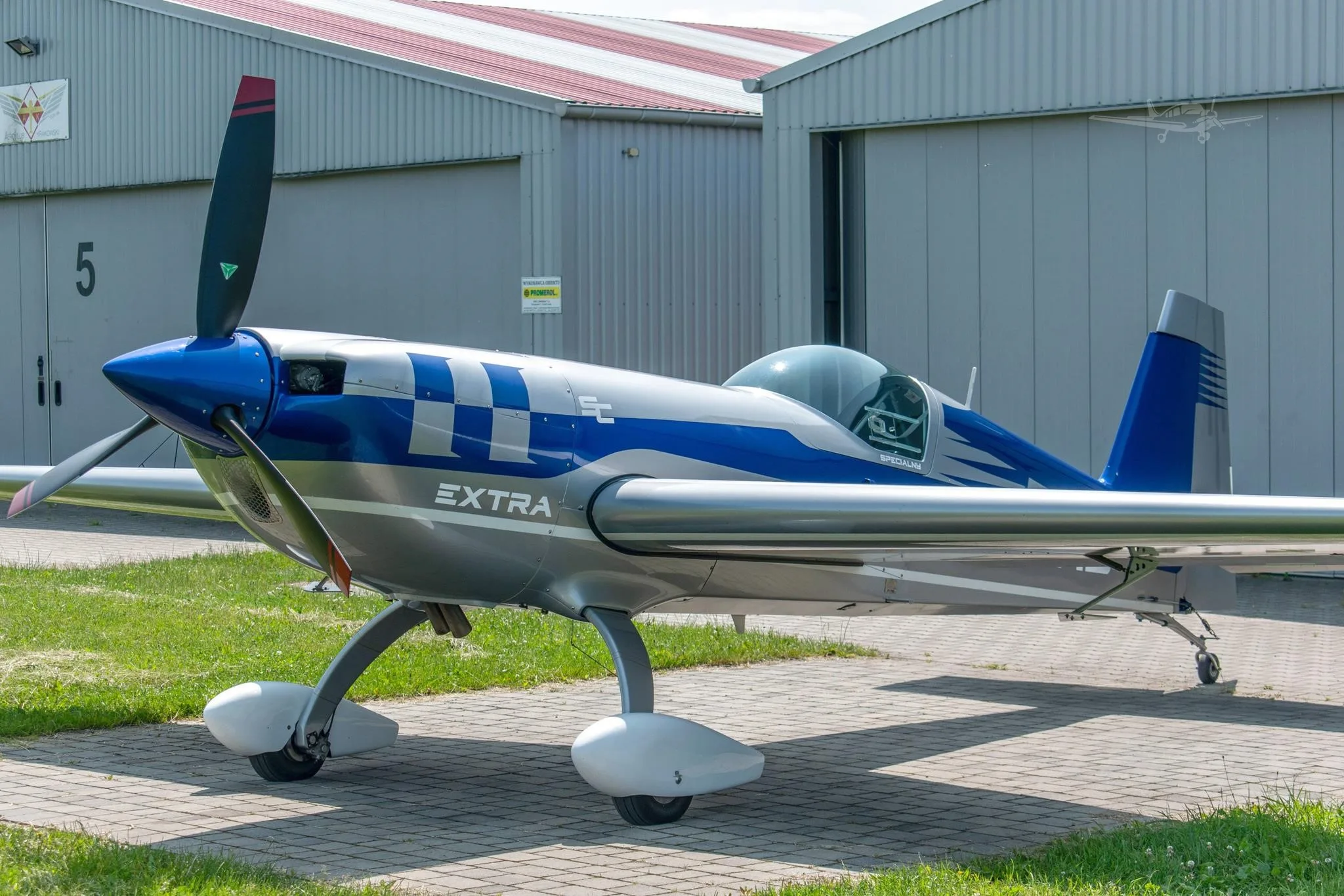 2016 EXTRA AIRCRAFT EA 300/S