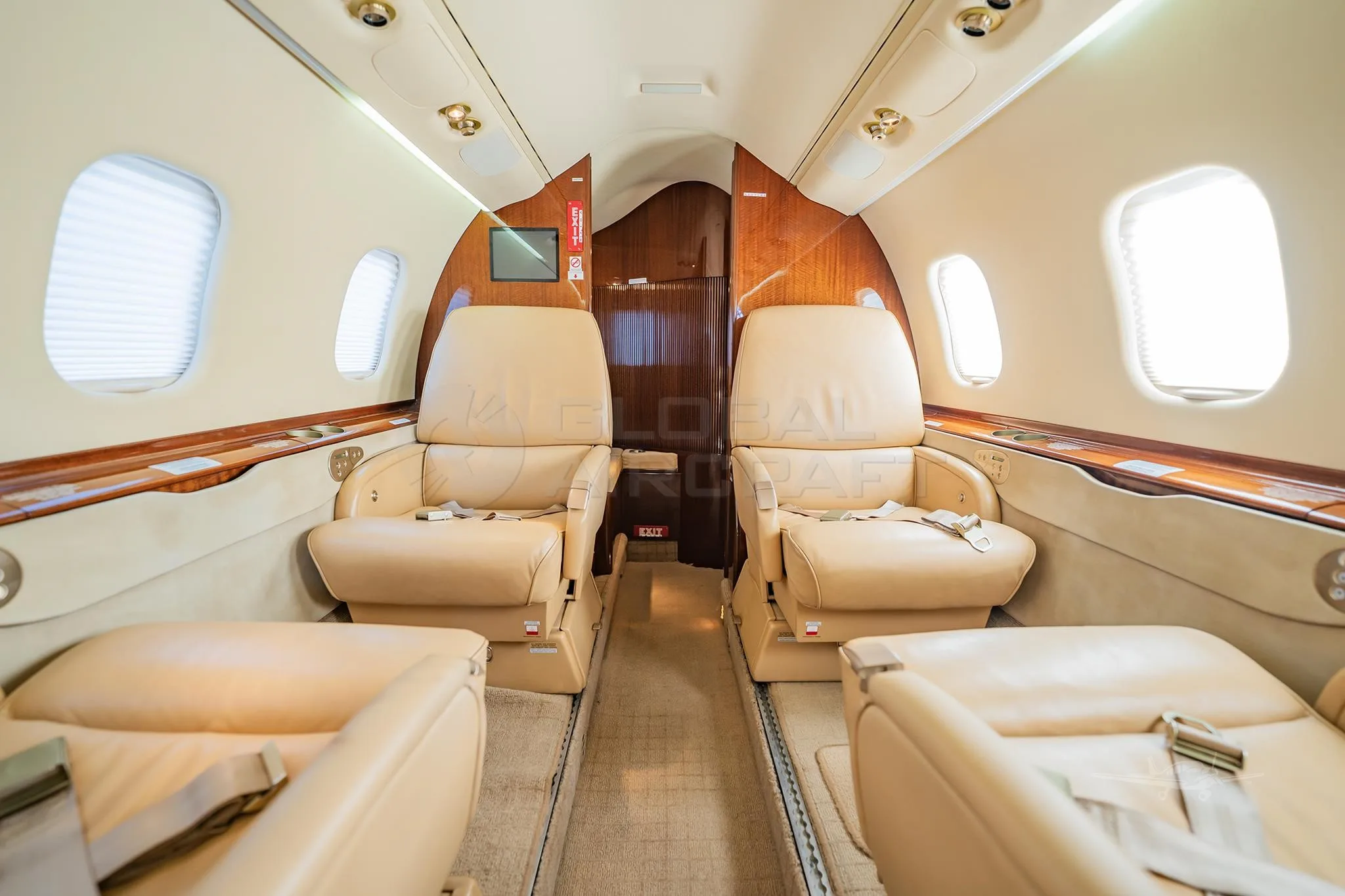 Cabin interior of a 2006 LEARJET 60SE.