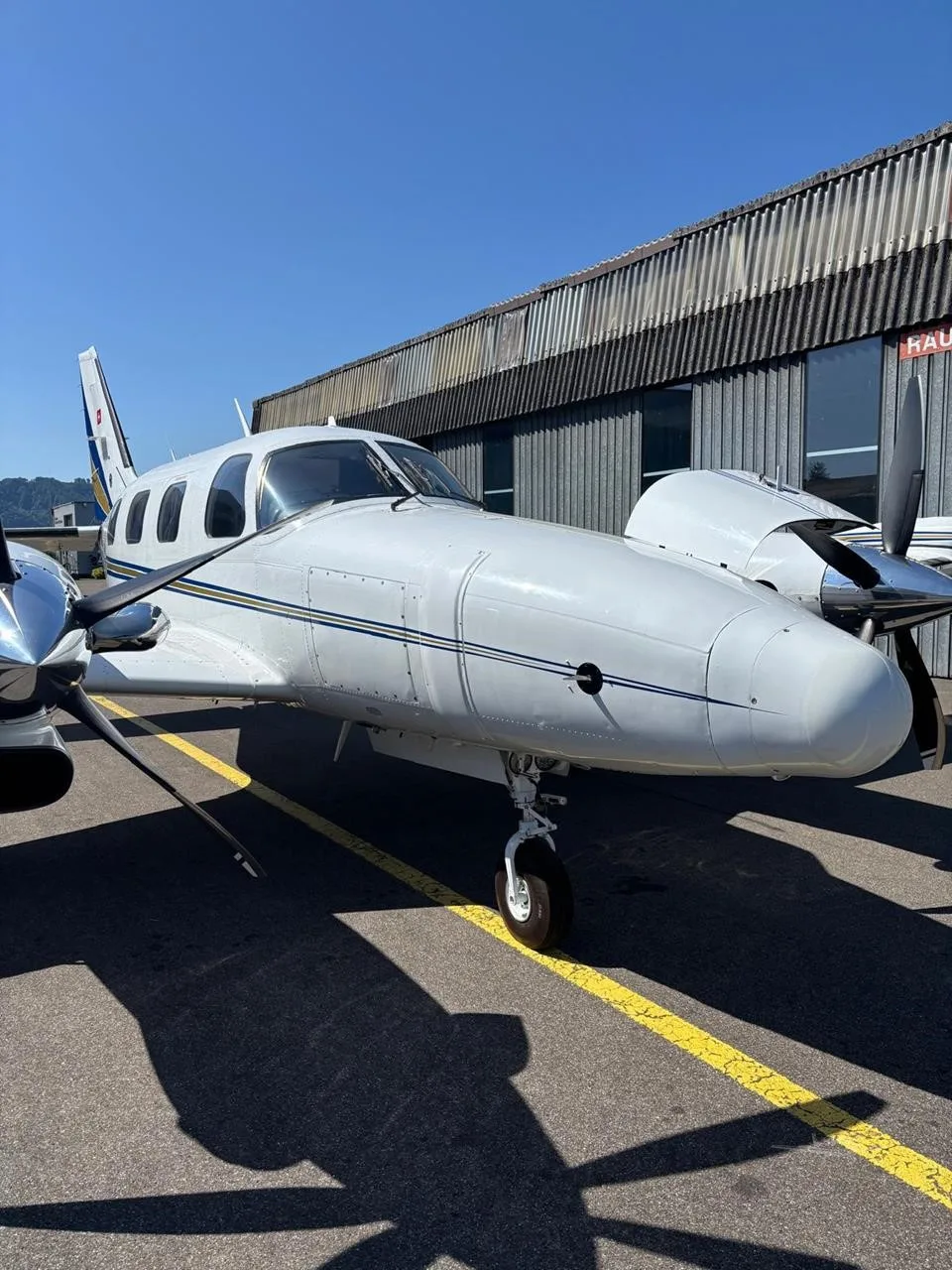 Exterior view of a 1981 PIPER CHEYENNE II, HB-LUF.