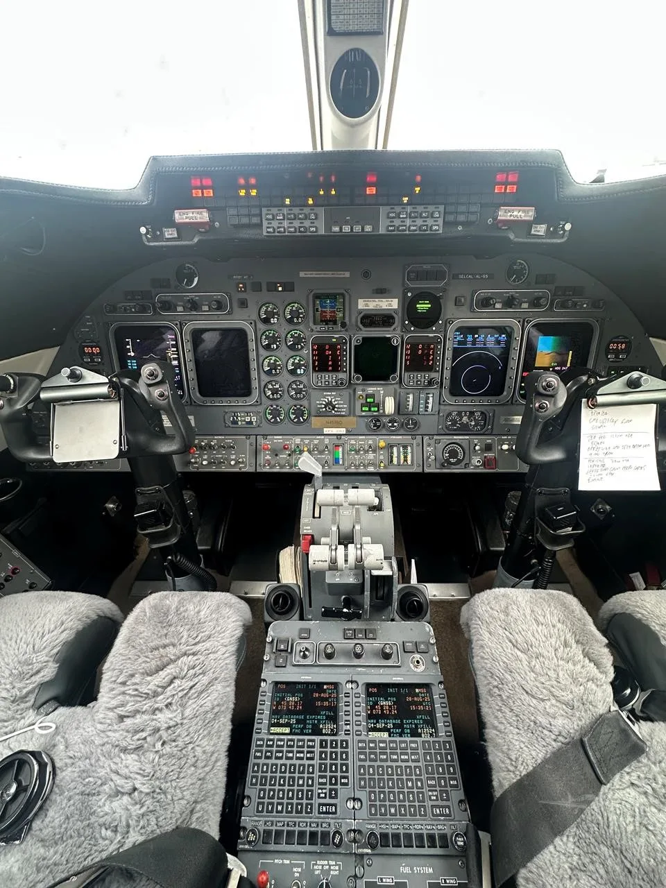 Cockpit and instrument panel of a 2006 LEARJET 60SE.