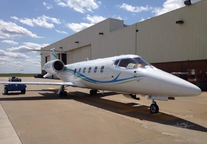 Exterior view of a 2006 LEARJET 60SE, N451BD.