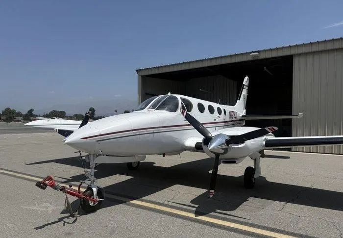 Exterior view of a 1982 CESSNA 340A, N728CT.