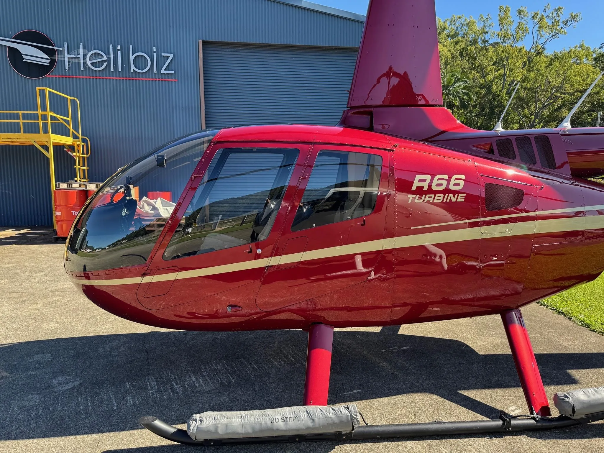 2012 Robinson R66
