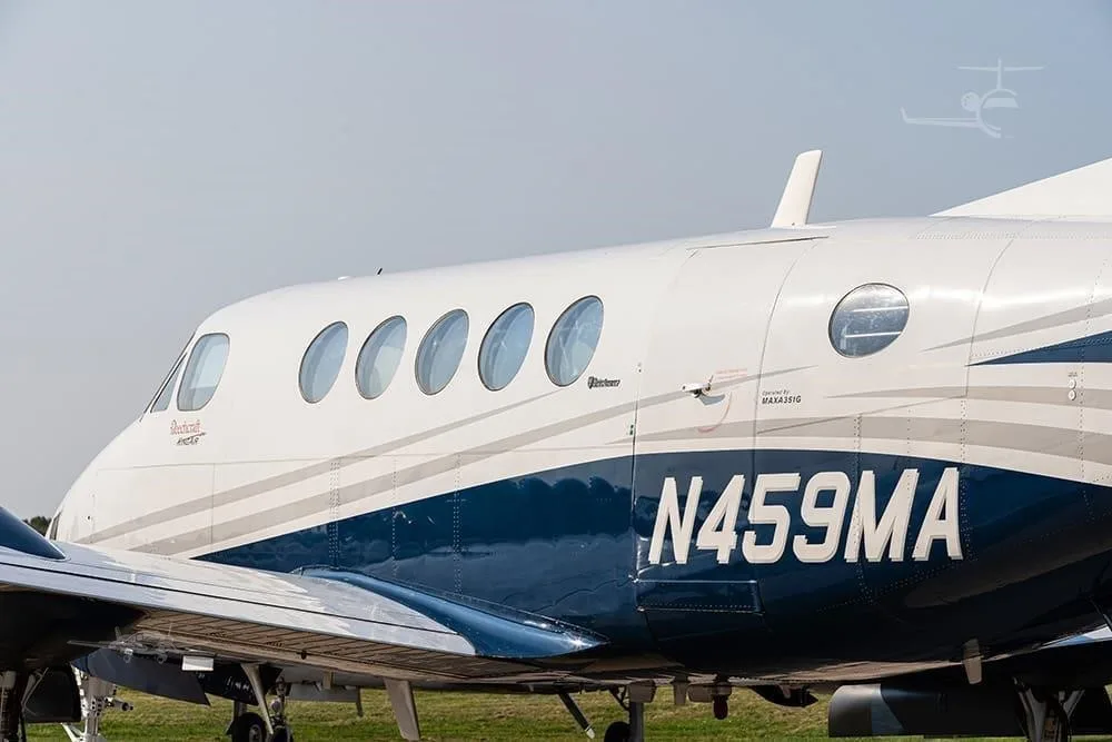 Exterior view of a 1975 BEECHCRAFT KING AIR 200, N459MA.