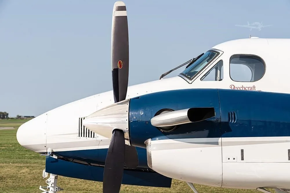 Exterior view of a 1975 BEECHCRAFT KING AIR 200, N459MA.