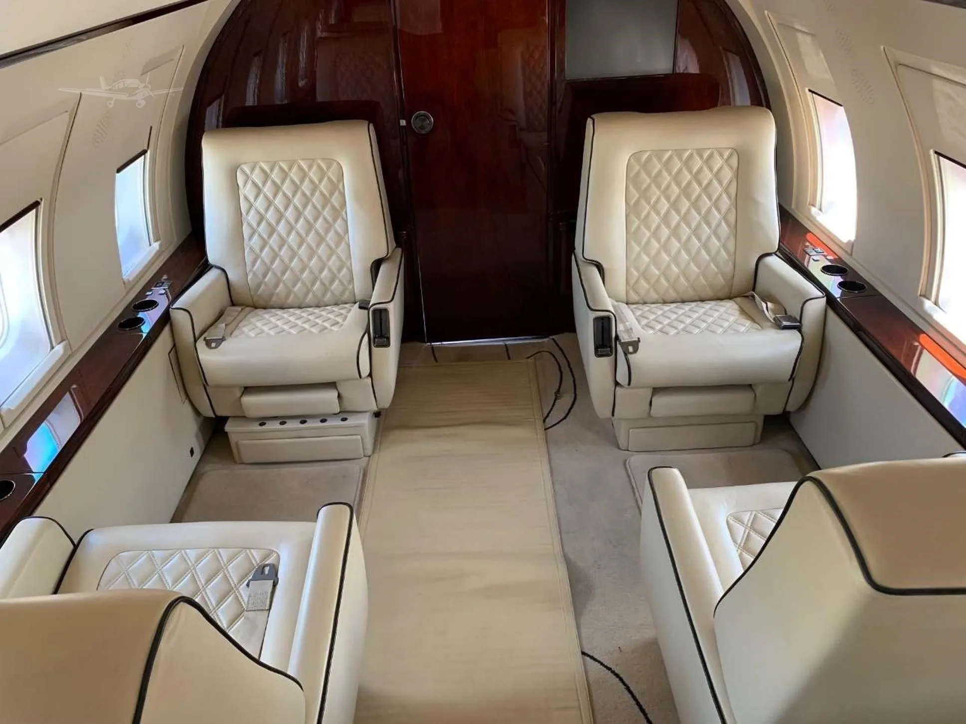 Cabin interior of a 1986 BOMBARDIER CHALLENGER 601-1A.