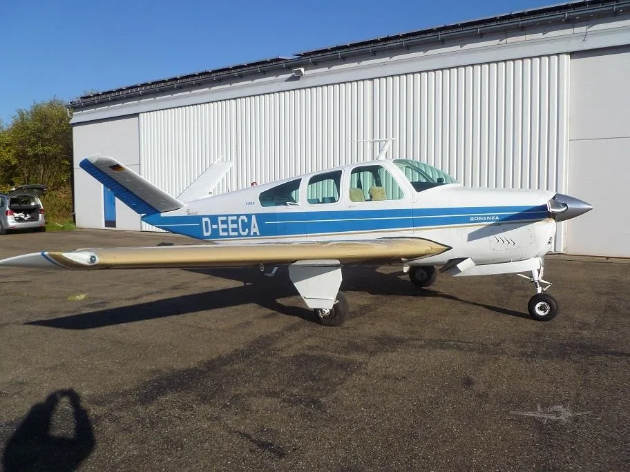 Exterior view of a 1970 BEECHCRAFT V35B BONANZA, D-EECA.
