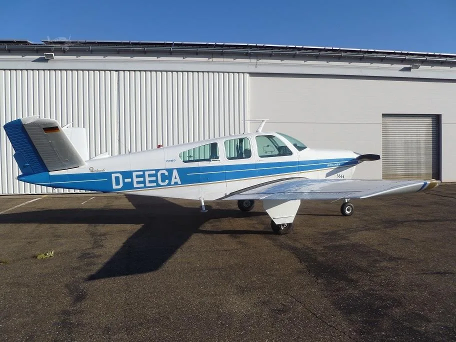 Exterior view of a 1970 BEECHCRAFT V35B BONANZA, D-EECA.