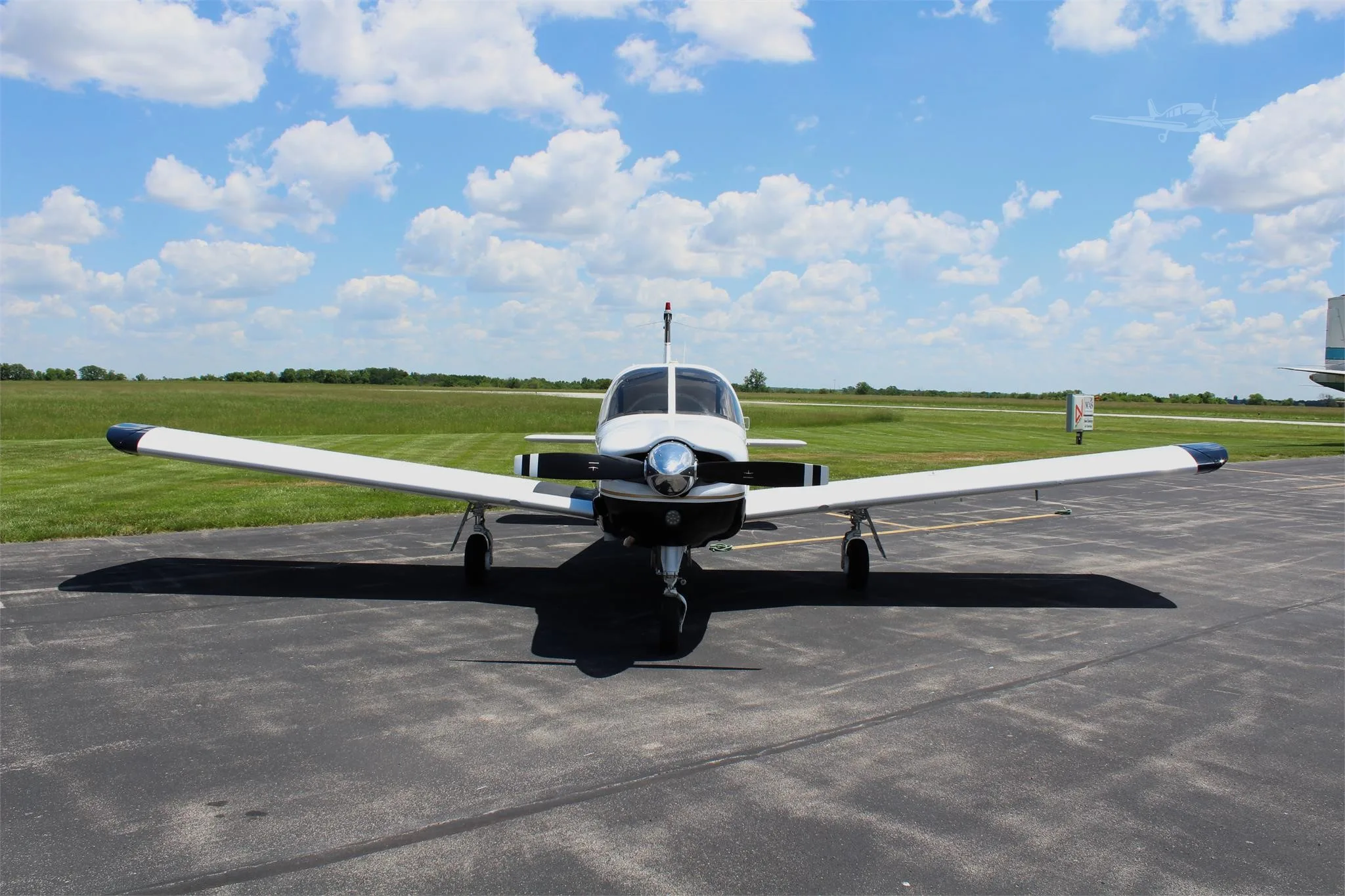 Exterior view of a 1969 PIPER ARROW, N228NC.