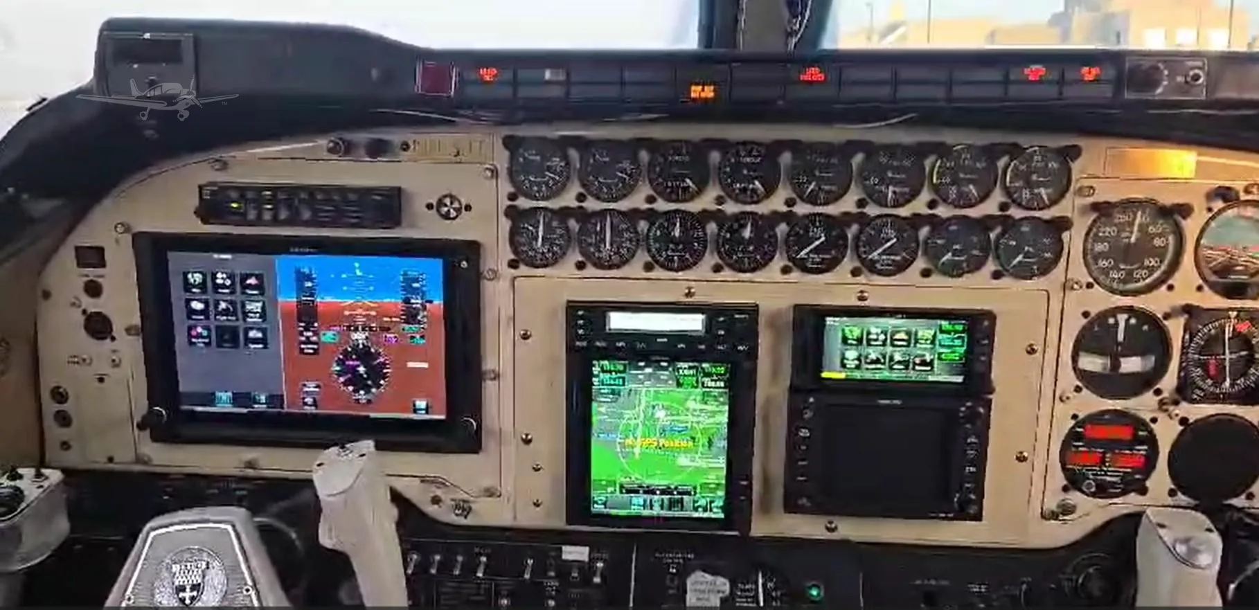 Cockpit and instrument panel of a 1967 BEECHCRAFT KING AIR A90.