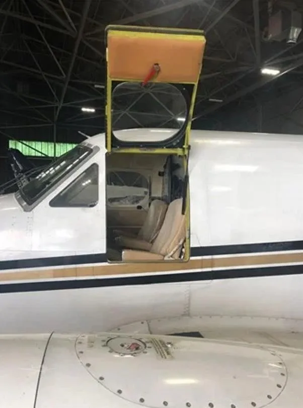 Exterior view of a 1967 BEECHCRAFT KING AIR A90, N43JT.