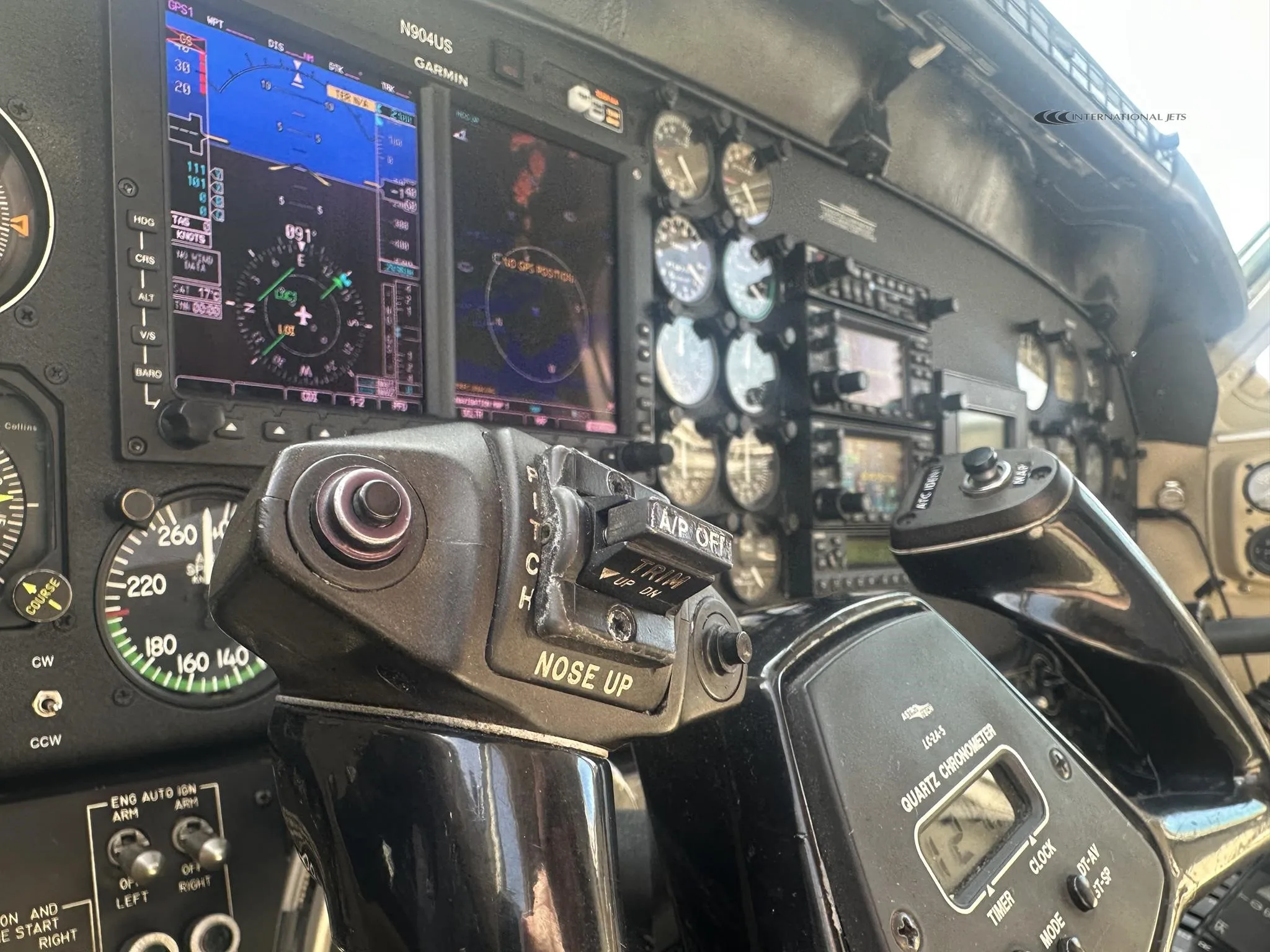 Cockpit and instrument panel of a 1978 BEECHCRAFT KING AIR C90.