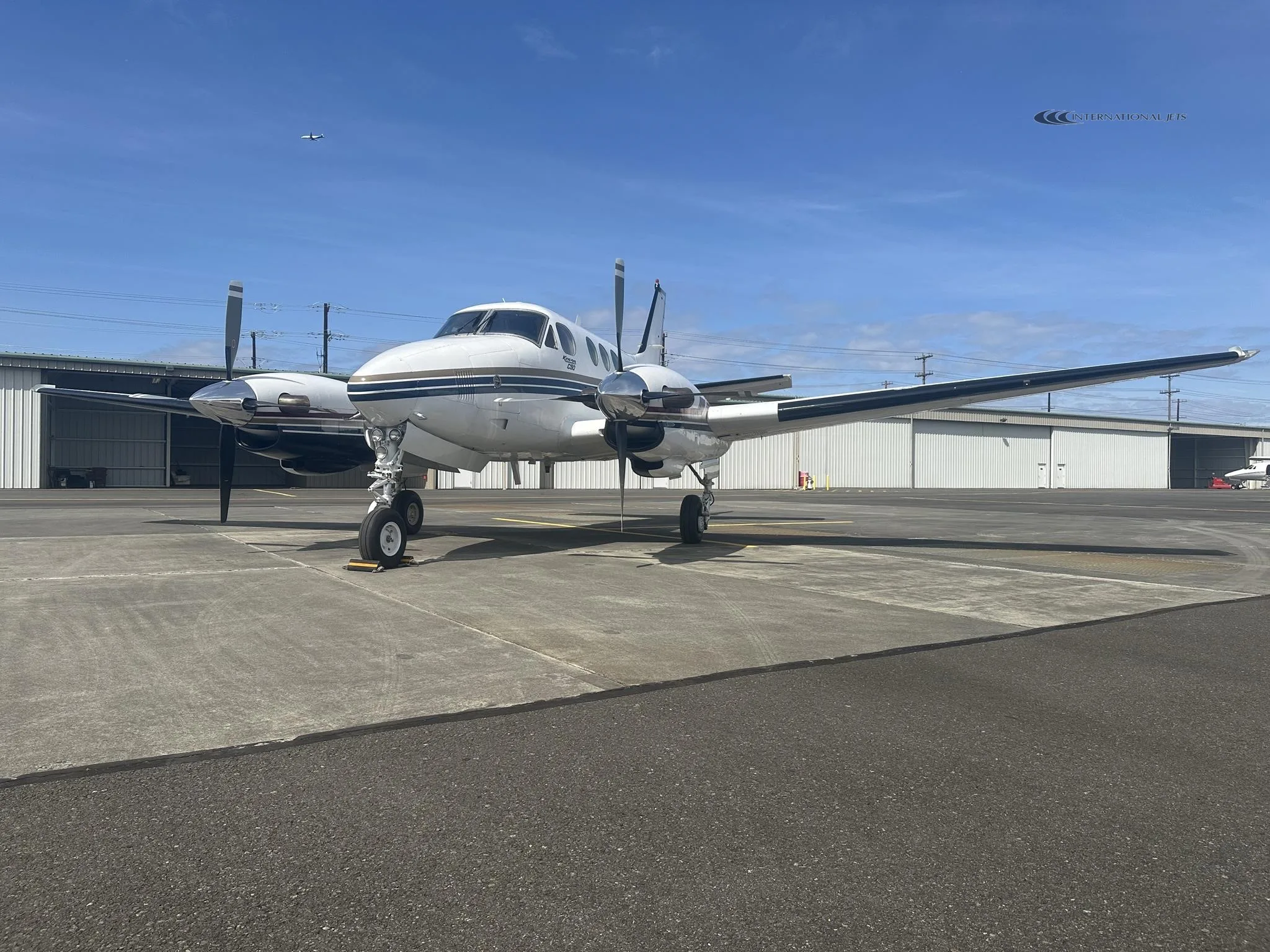 Exterior view of a 1978 BEECHCRAFT KING AIR C90, N904US.
