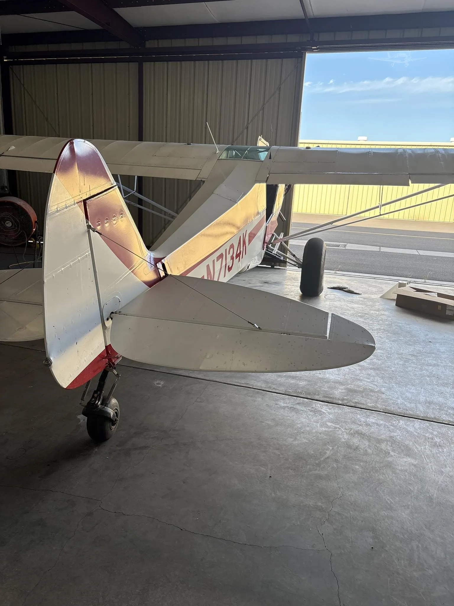 Exterior view of a 1952 PIPER SUPER CUB, N7134K.