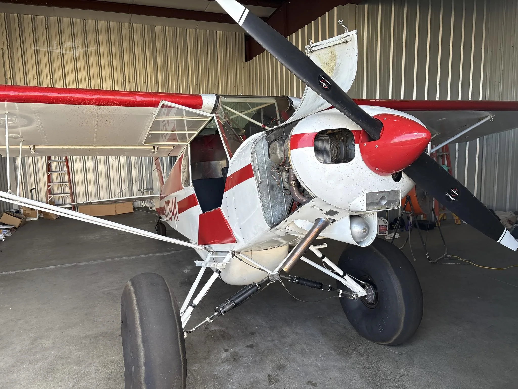 Exterior view of a 1952 PIPER SUPER CUB, N7134K.