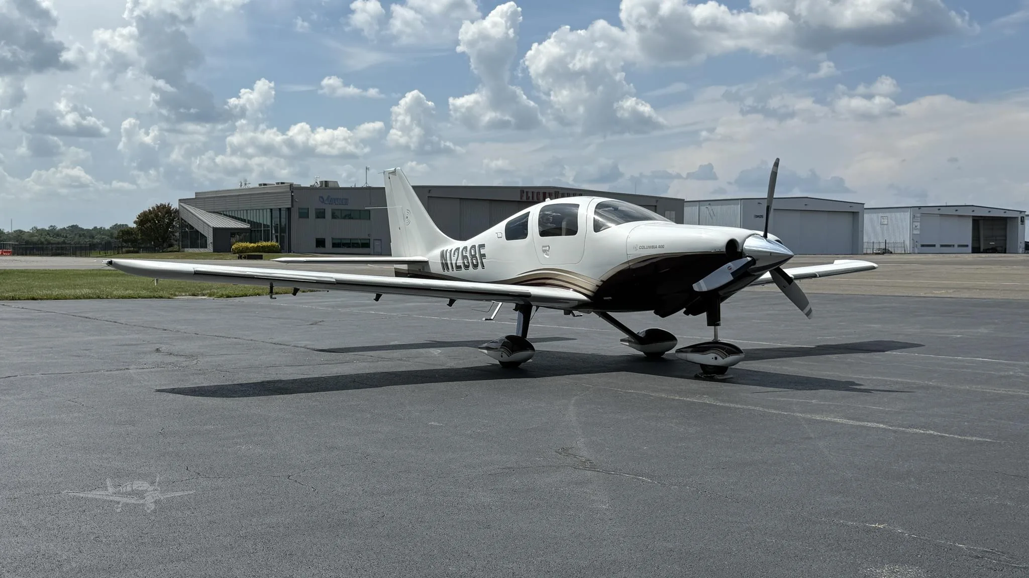 Exterior view of a 2006 COLUMBIA 400, N1268F.