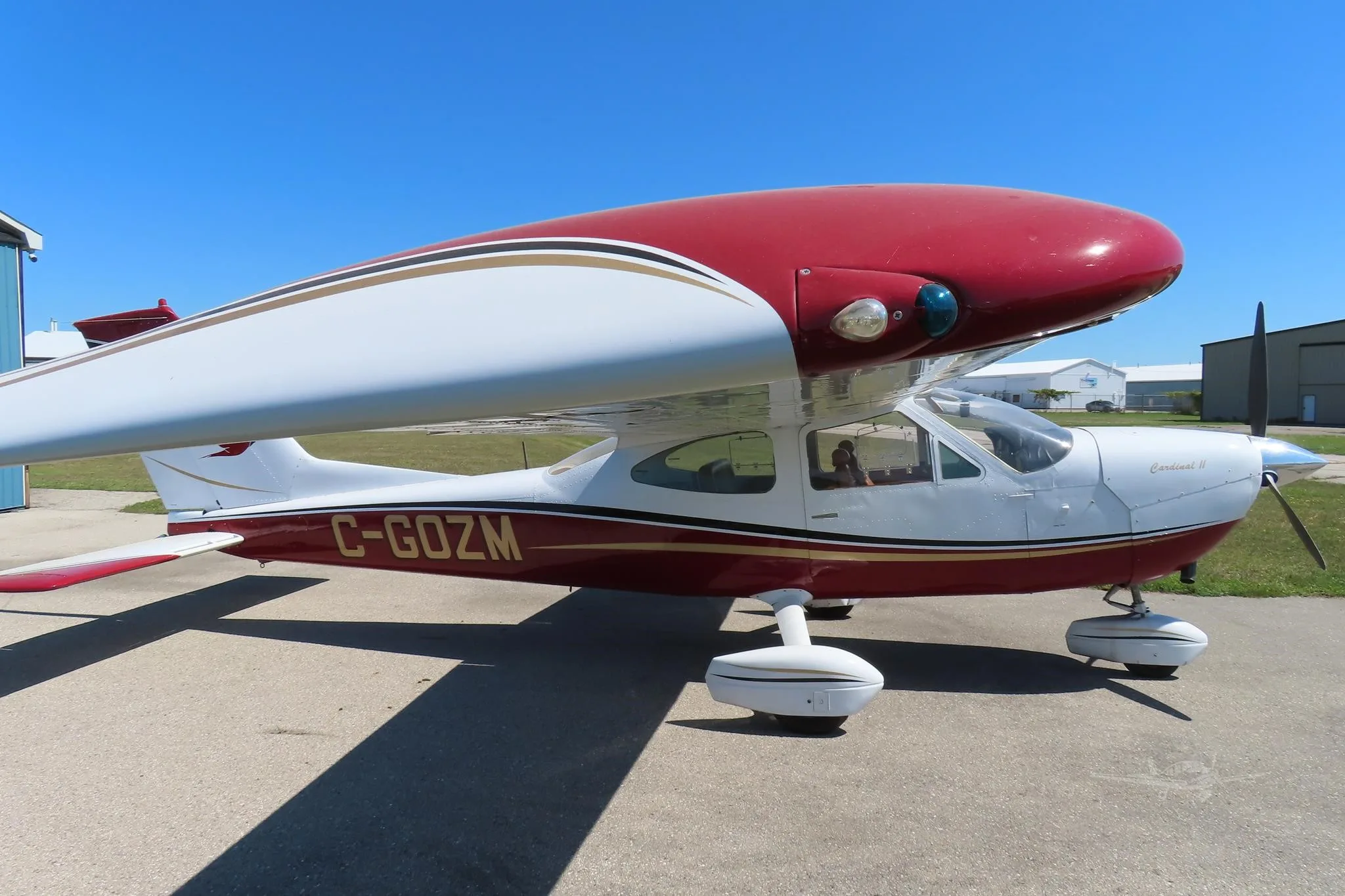 Exterior view of a 1975 CESSNA 177, C-GOZM.