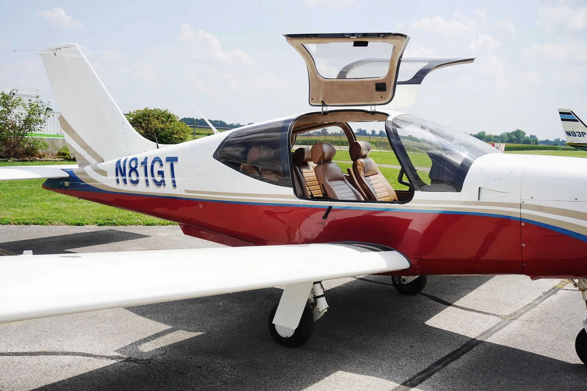 Exterior view of a 2001 SOCATA TB-20 GT TRINIDAD, N81GT.